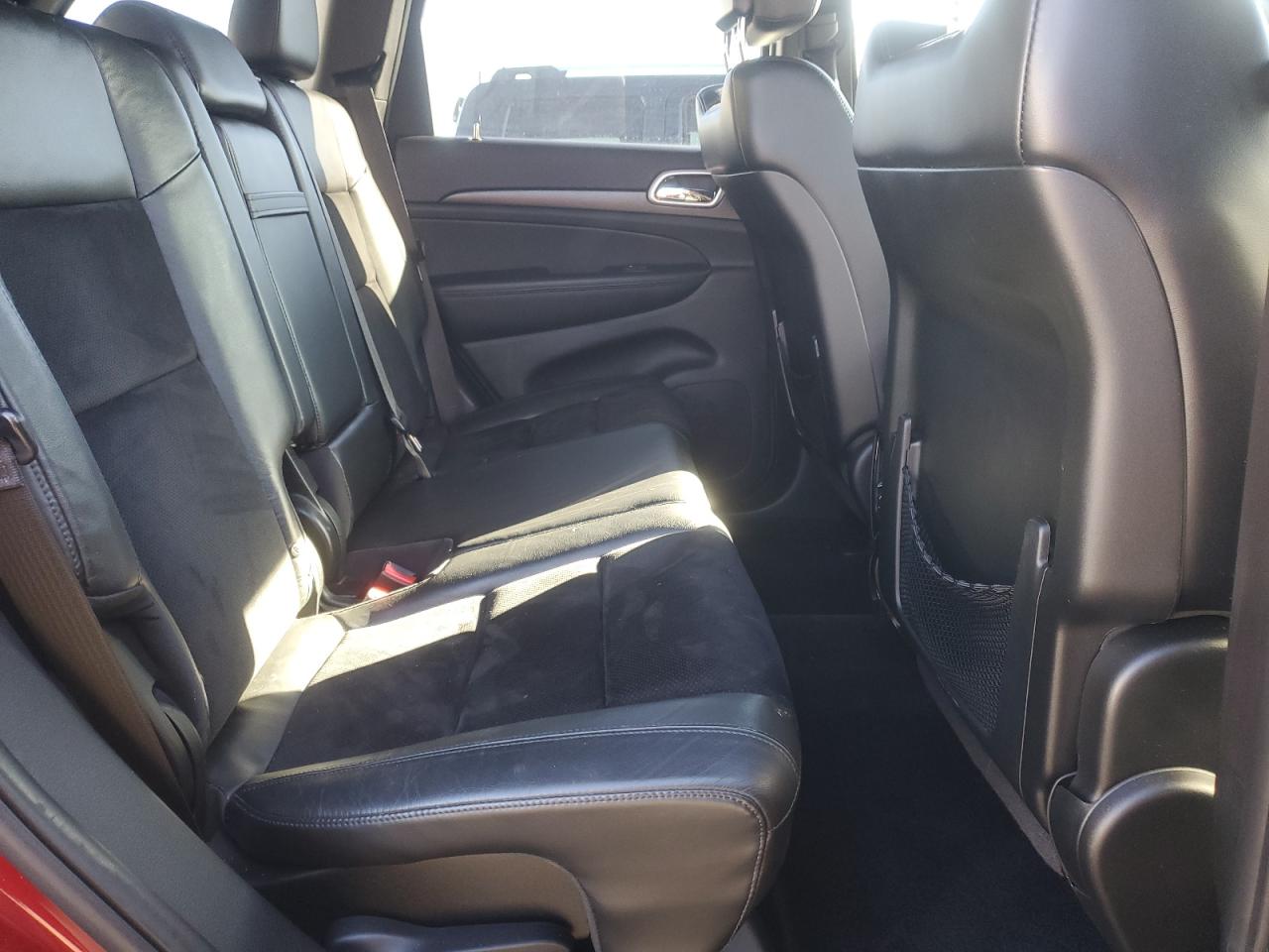 2015 Jeep Grand Cherokee - Image 11