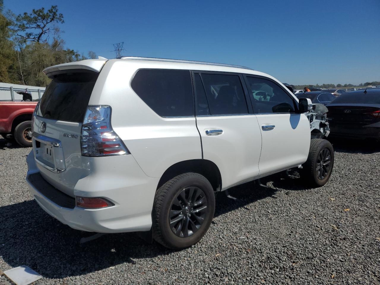 2023 Lexus GX - Image 3