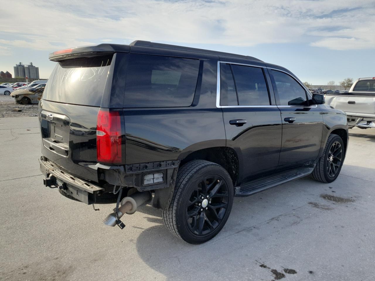 2015 Chevrolet Tahoe - Image 3