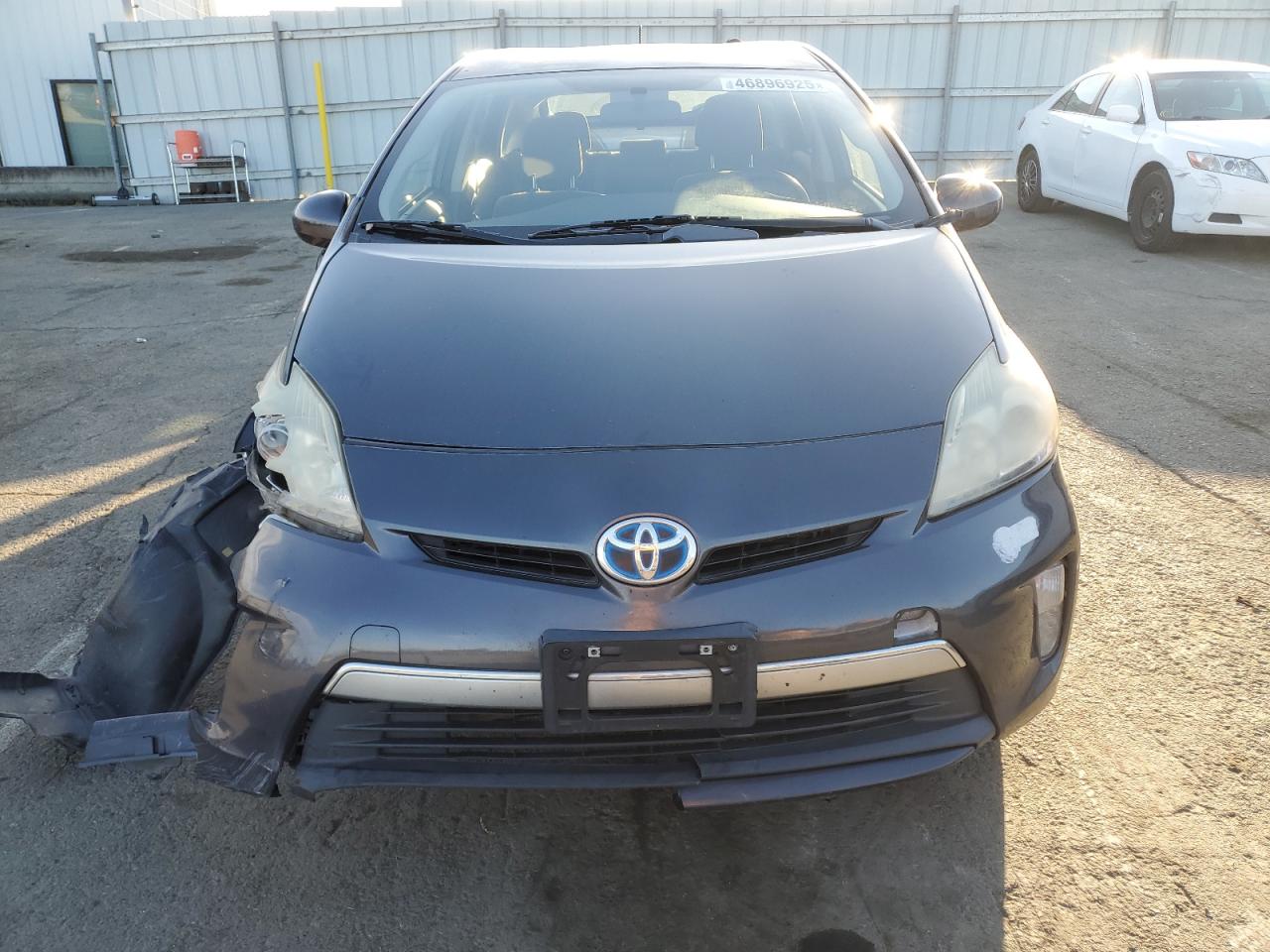 2014 Toyota Prius - Image 5