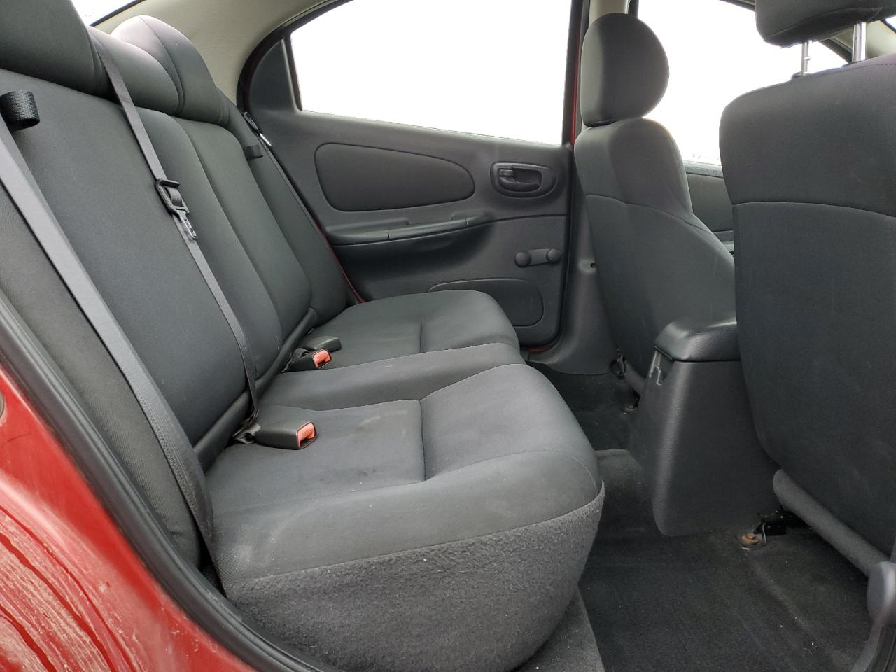 2005 Dodge Neon - Image 10