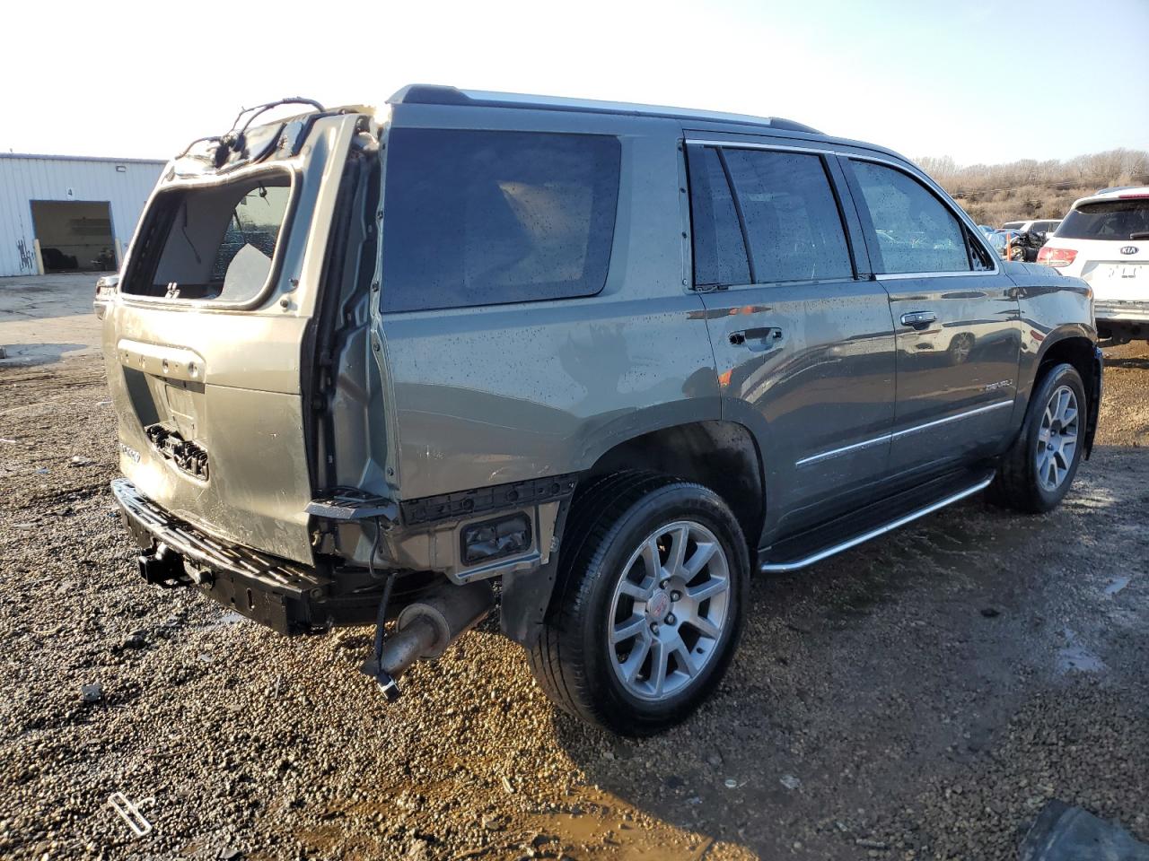 2018 GMC Yukon - Image 3