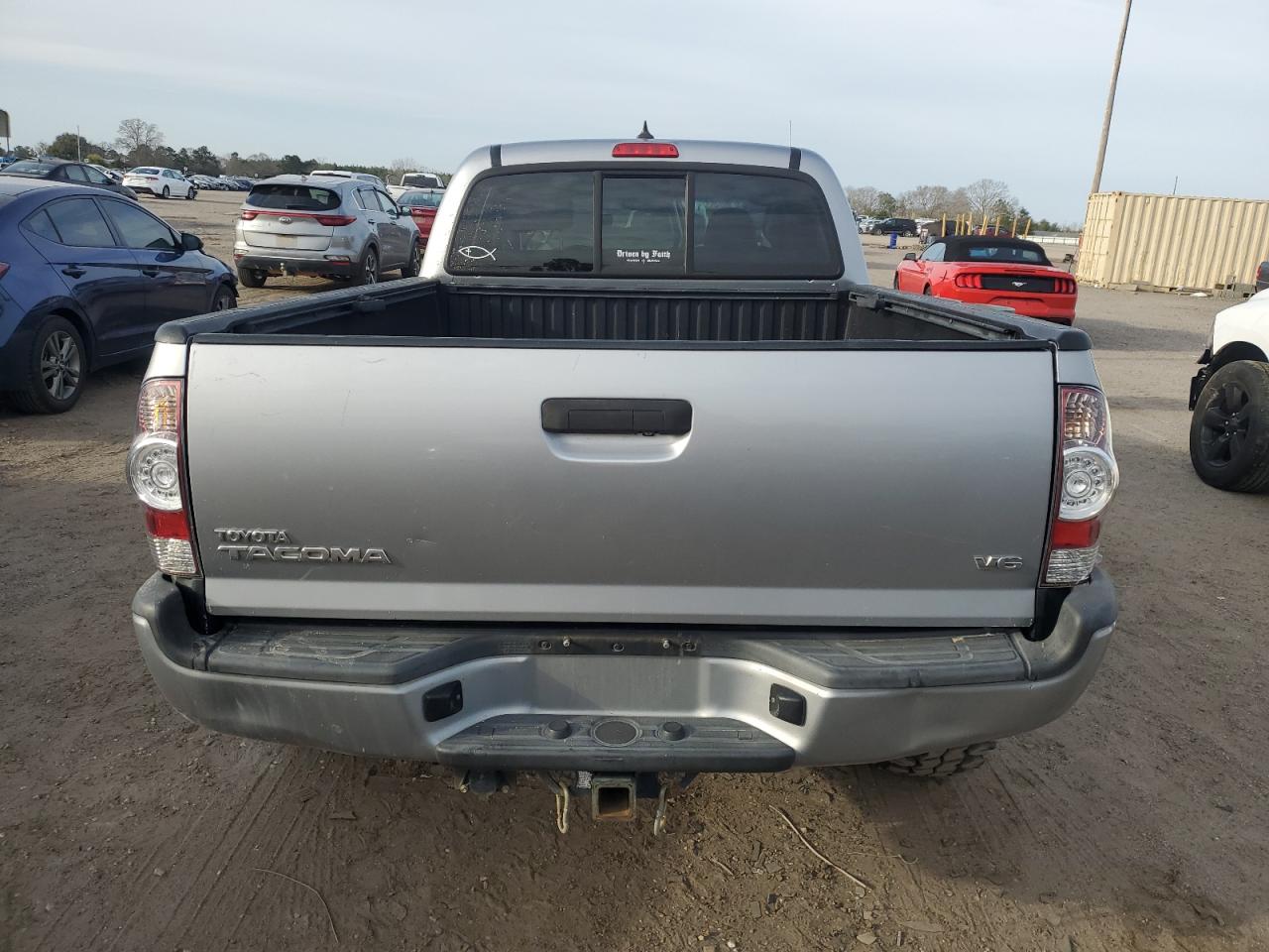 2015 Toyota Tacoma - Image 6
