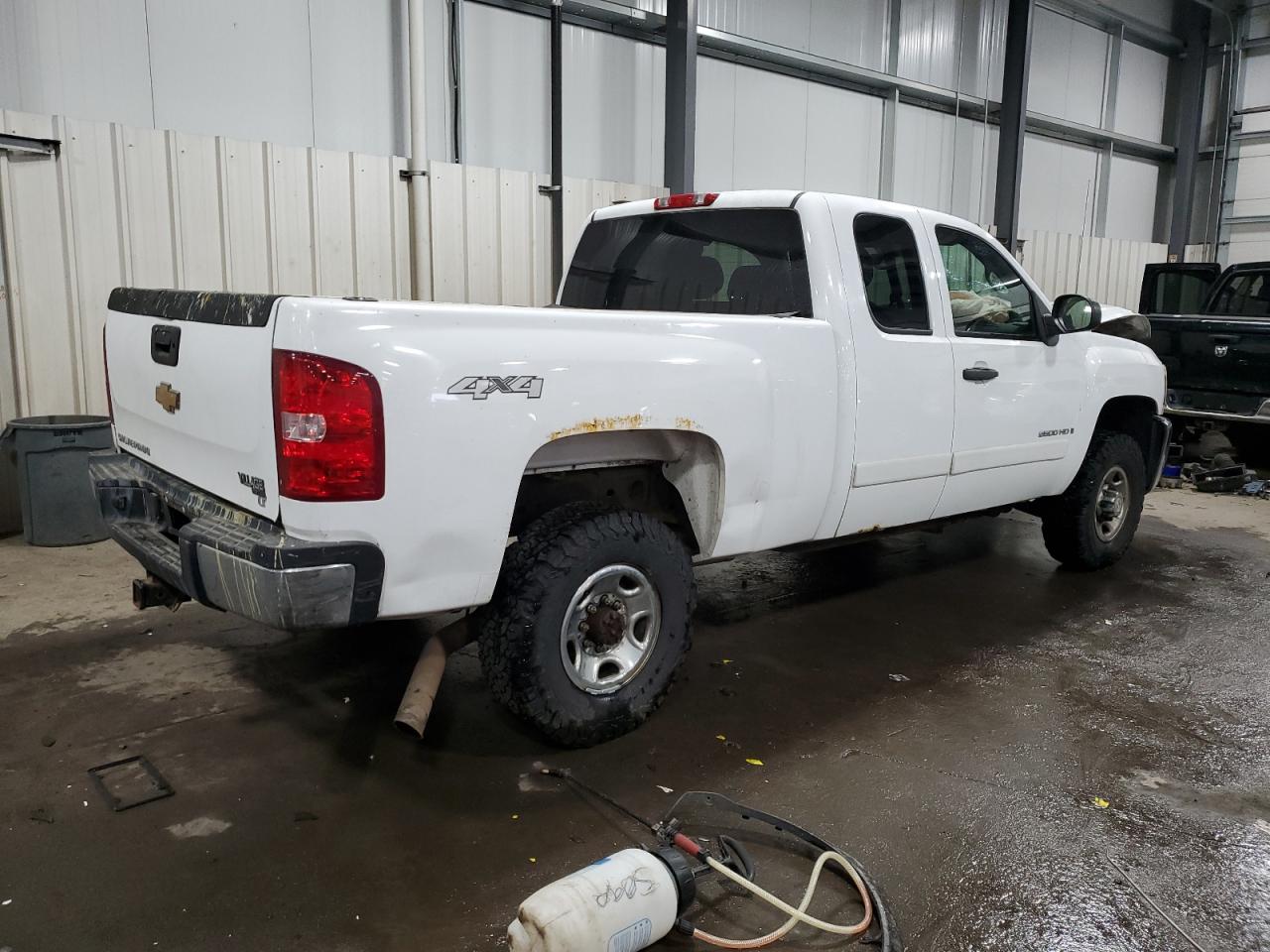 2008 Chevrolet Silverado - Image 3