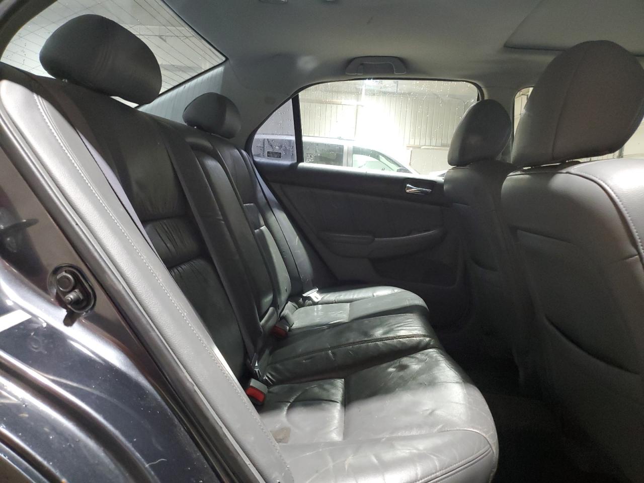 2004 Honda Accord - Image 10