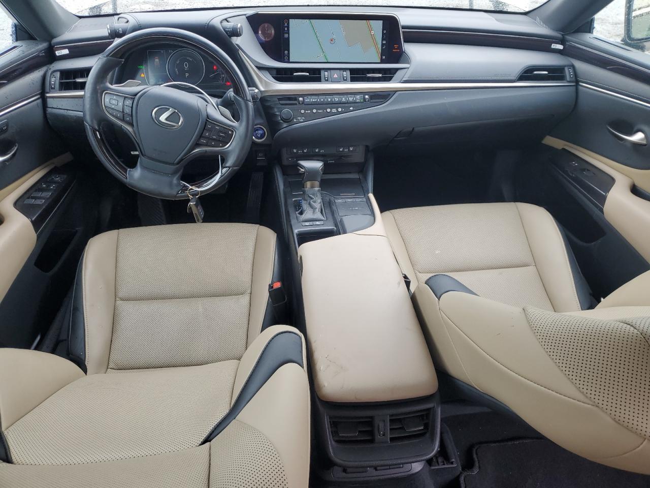2019 Lexus ES - Image 8