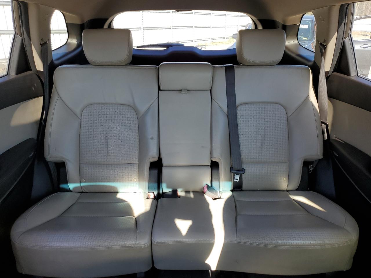 2013 Hyundai Santa Fe - Image 10