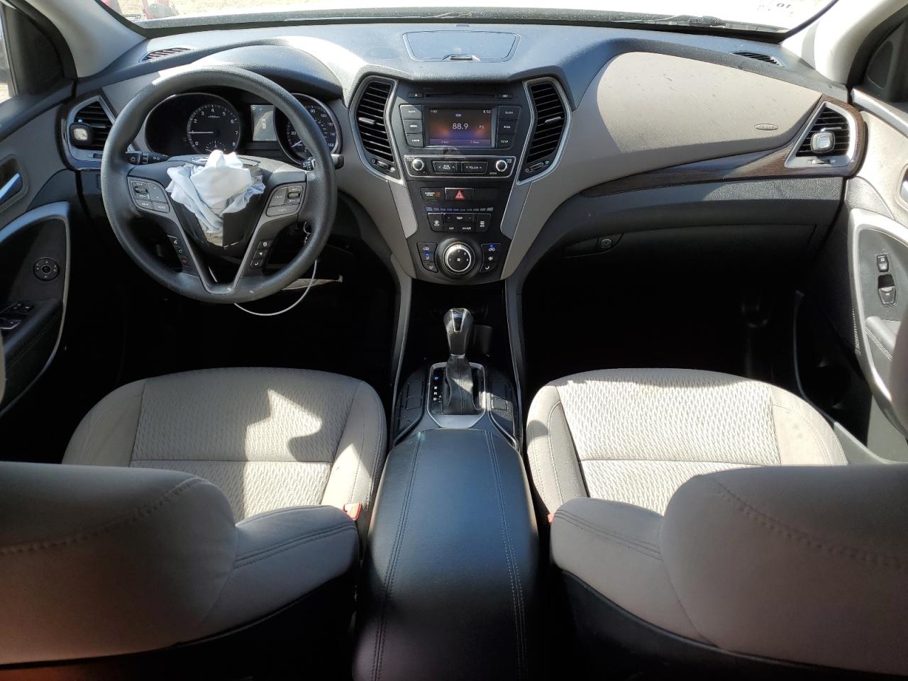 2018 Hyundai Santa Fe - Image 8