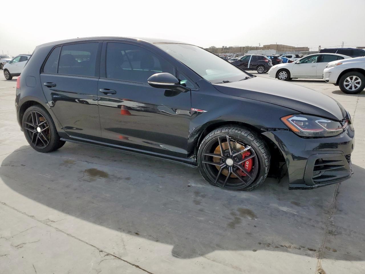 2018 Volkswagen GTI - Image 4