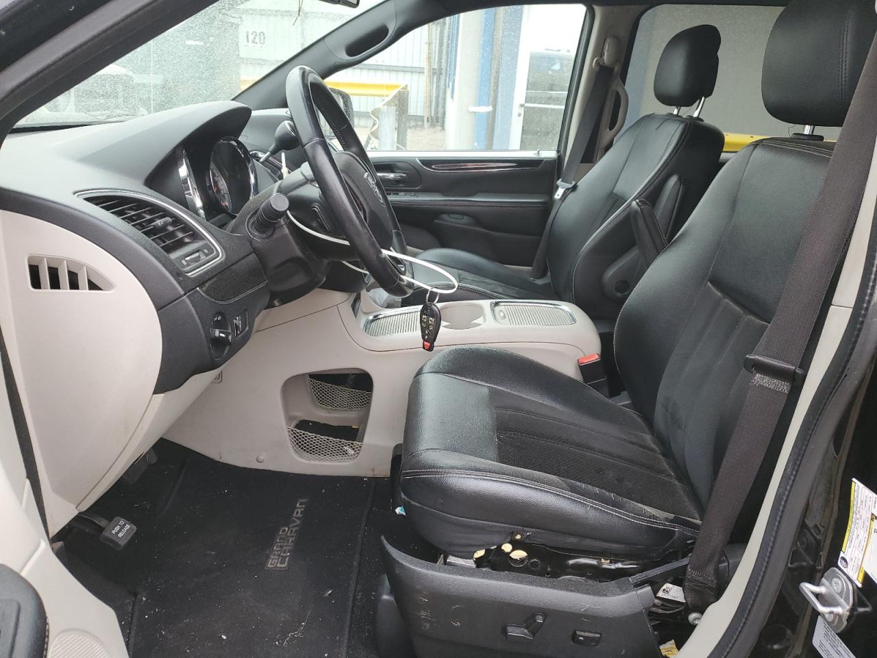 2017 Dodge Caravan - Image 7