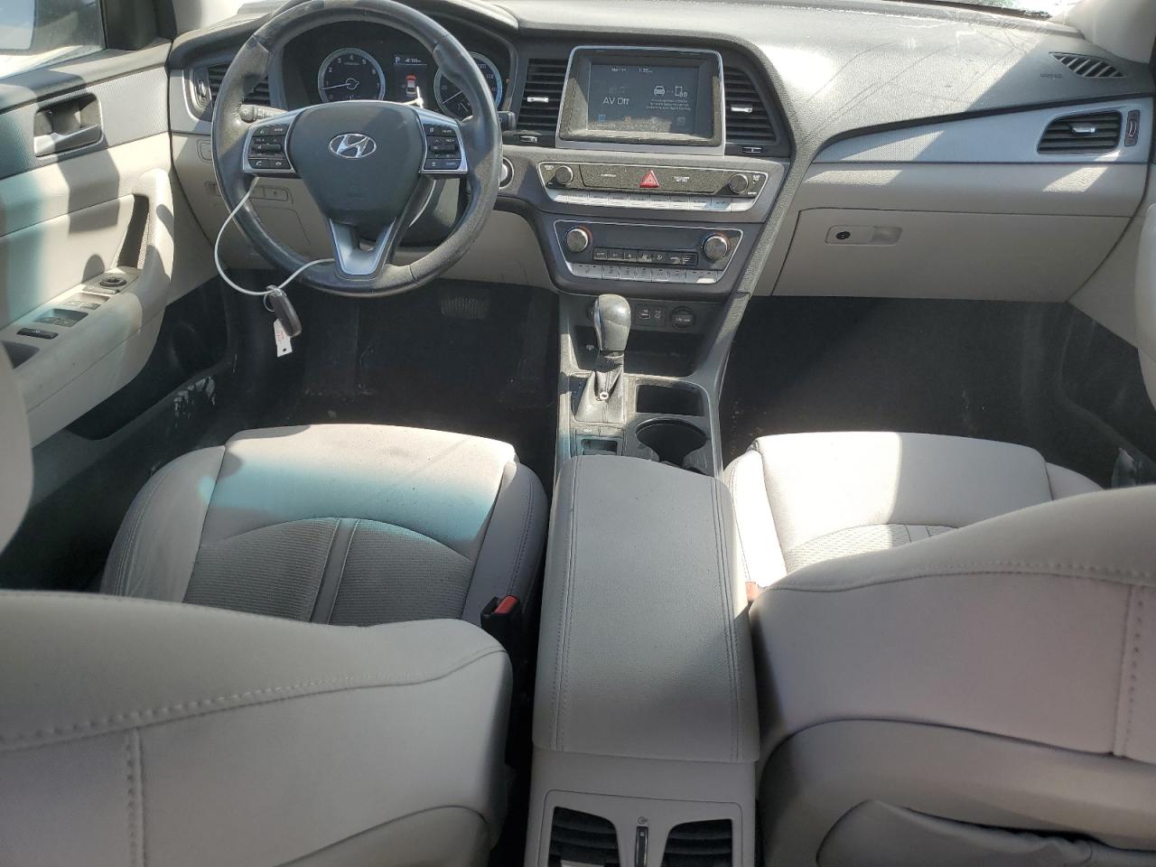 2018 Hyundai Sonata - Image 8