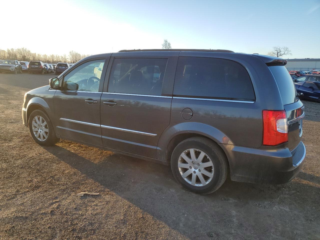 2015 Chrysler Town & Country - Image 2
