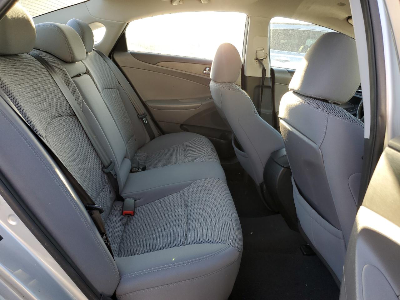 2013 Hyundai Sonata - Image 11