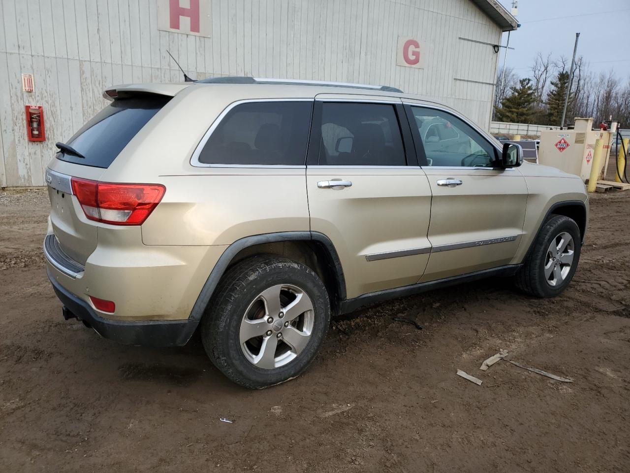 2011 Jeep Grand Cherokee - Image 3