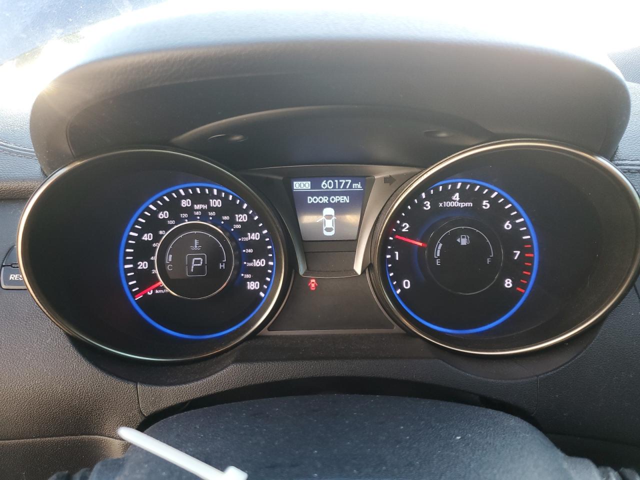 2016 Hyundai Genesis - Image 9