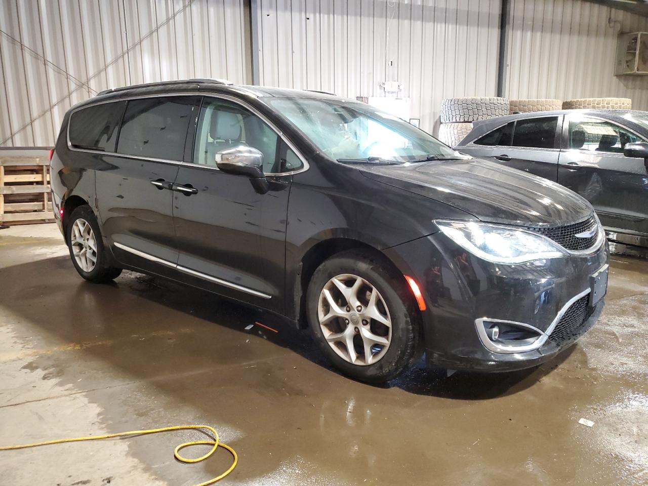 2020 Chrysler Pacifica - Image 4