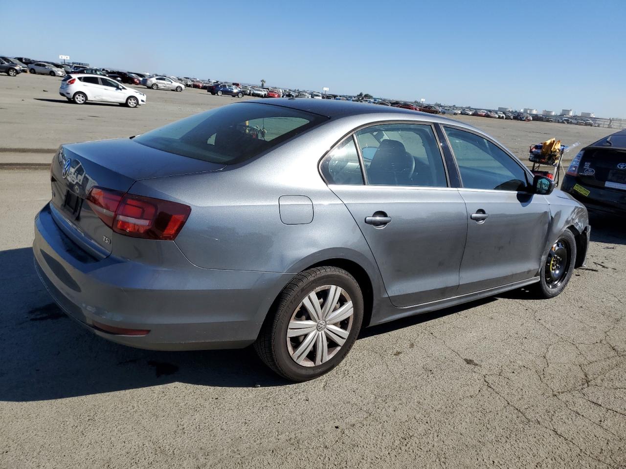 2017 Volkswagen Jetta - Image 3