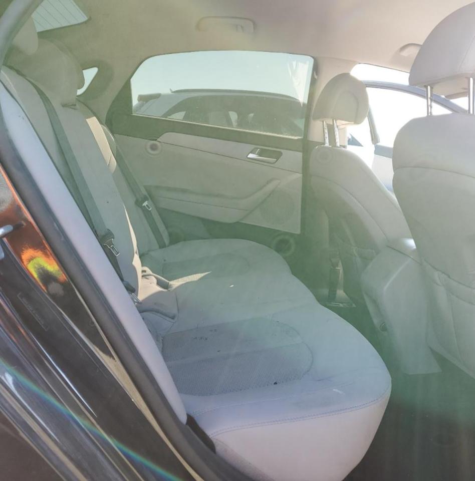 2015 Hyundai Sonata - Image 10