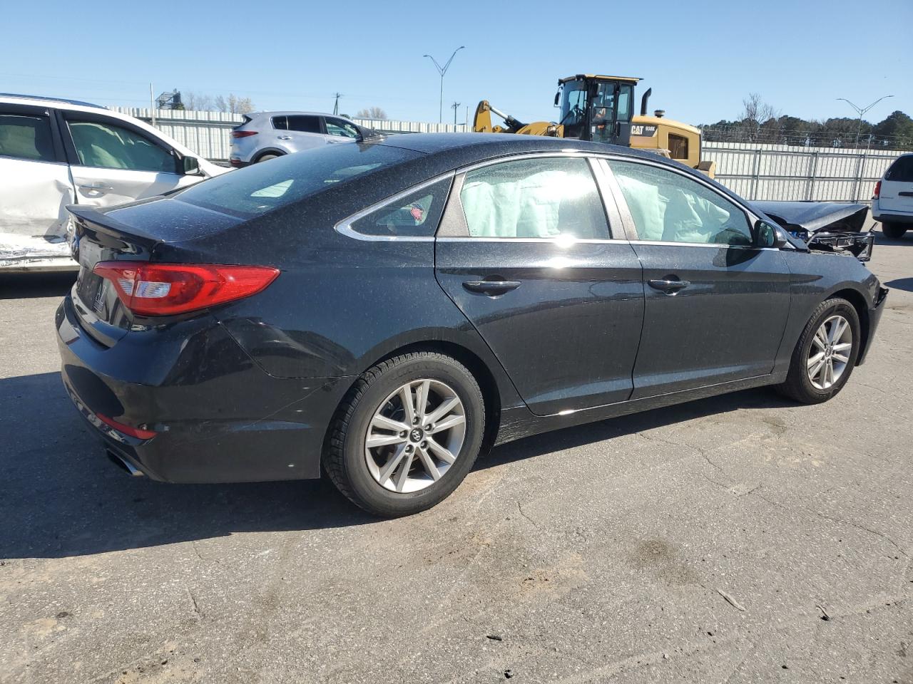 2015 Hyundai Sonata - Image 3