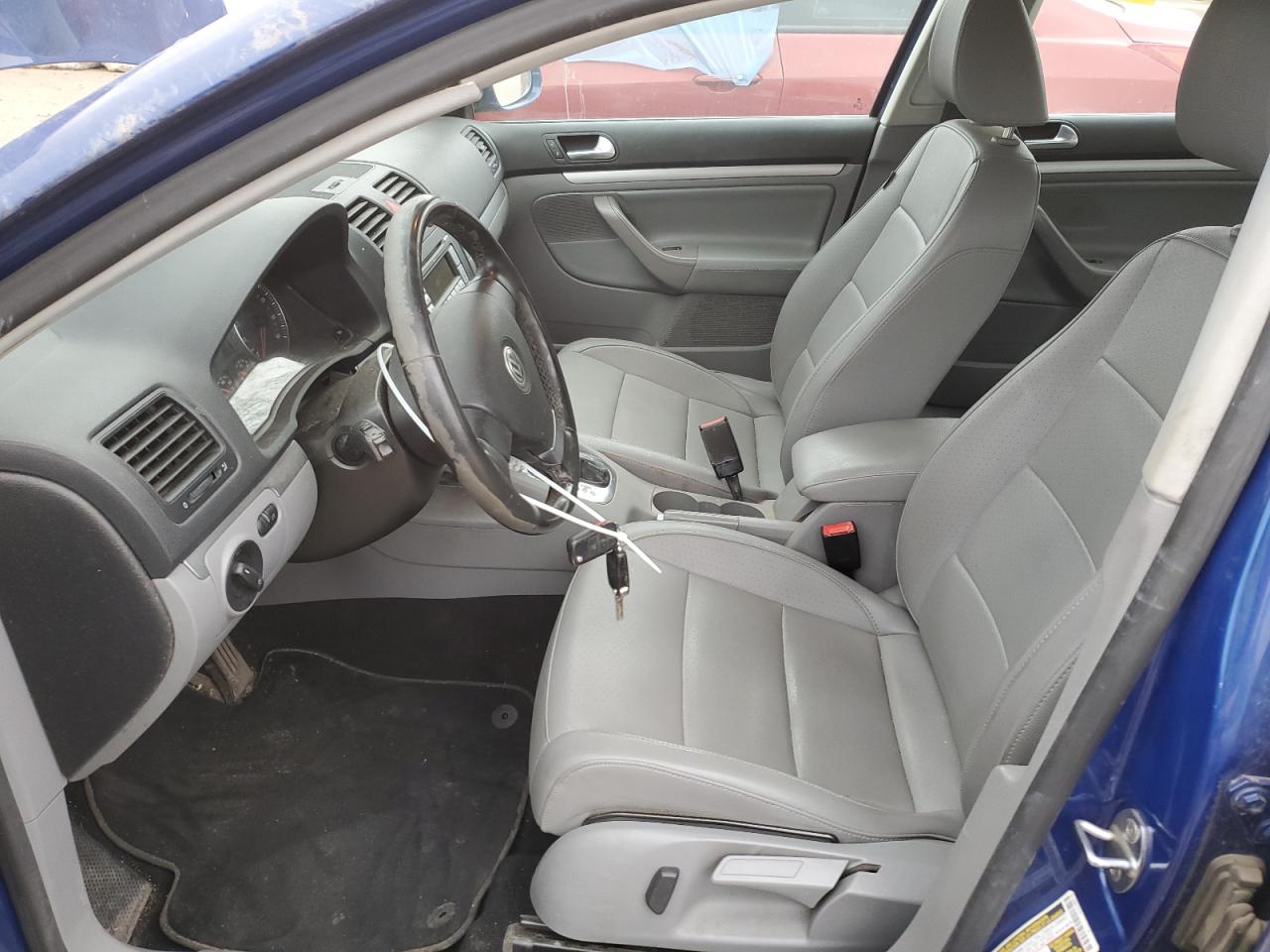 2009 Volkswagen Jetta - Image 7