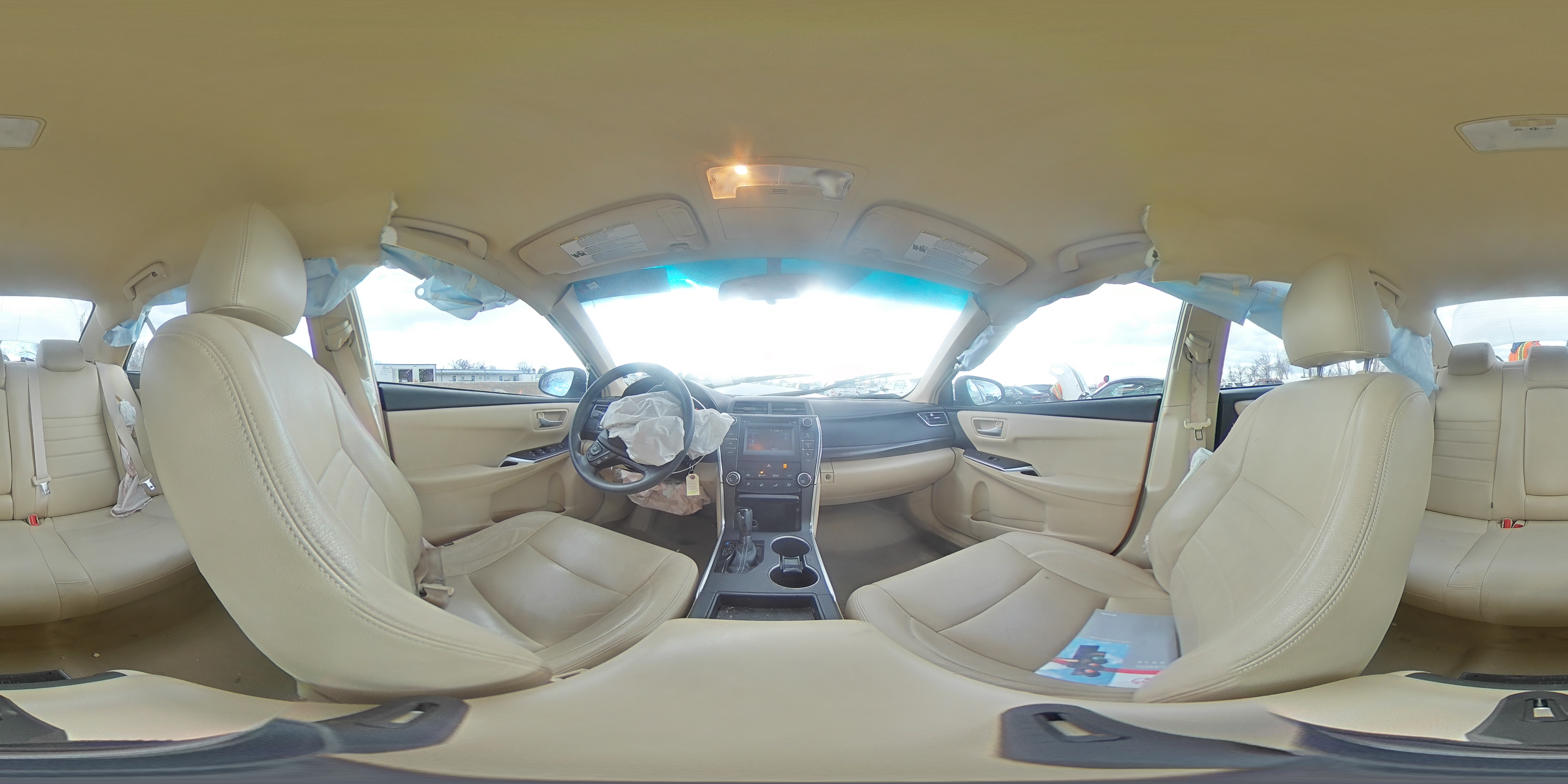 2015 Toyota Camry - Image 13