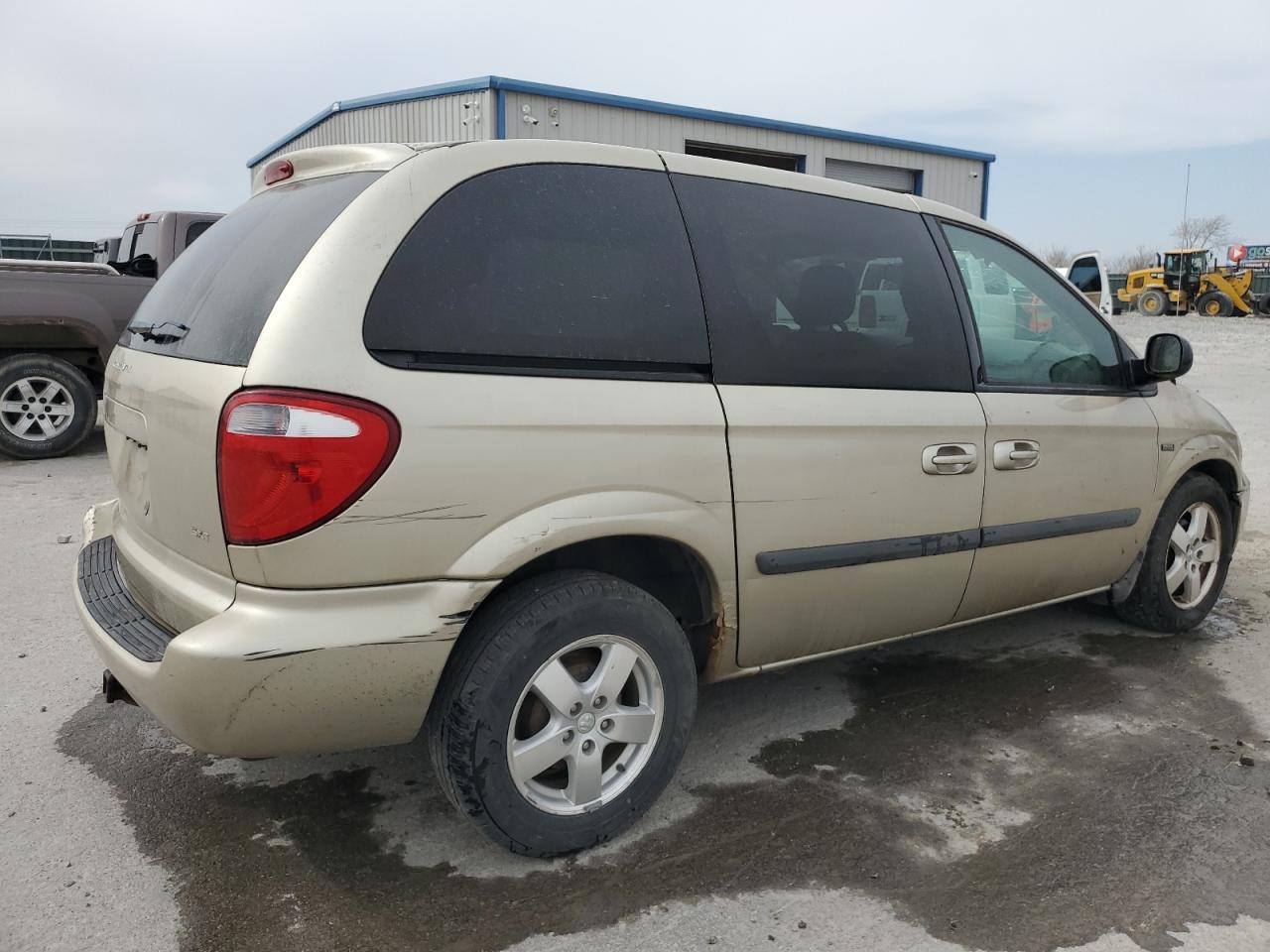 2005 Dodge Caravan - Image 3