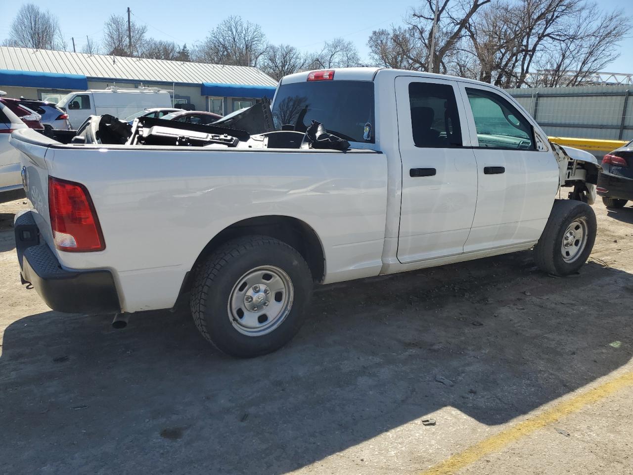 2016 RAM 1500 - Image 3