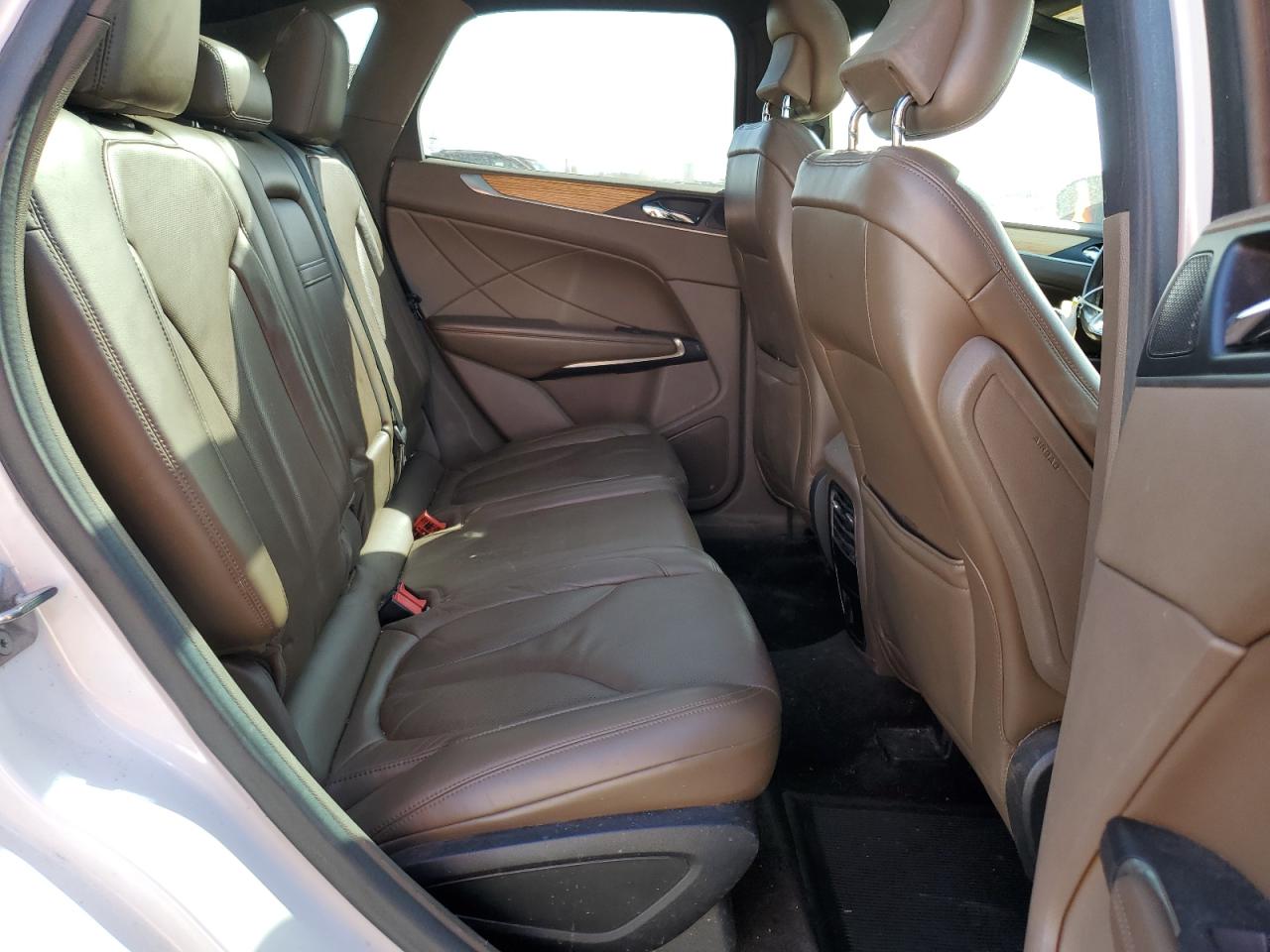2015 Lincoln MKZ - Image 11