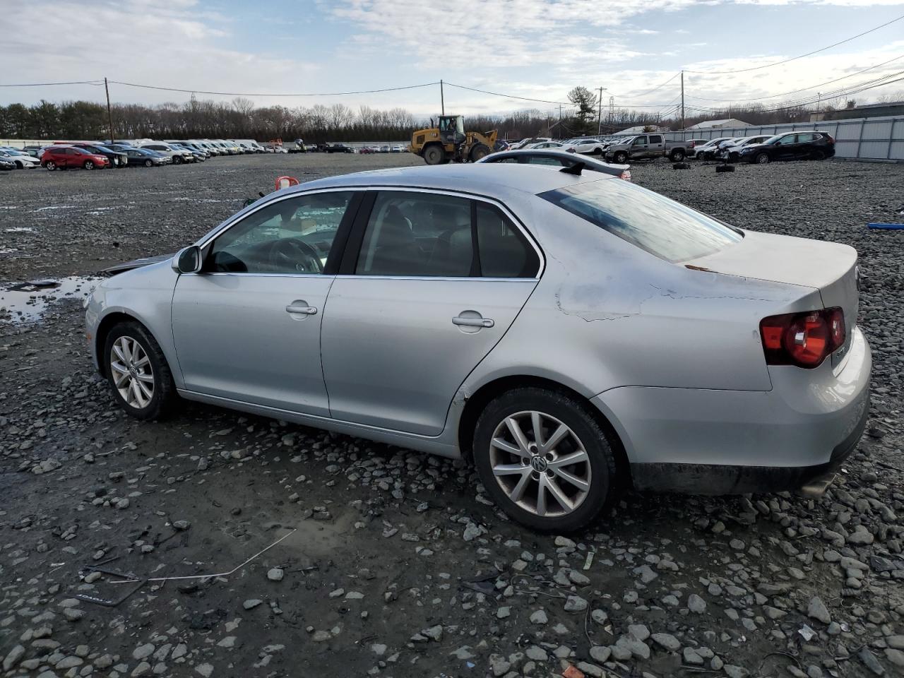 2010 Volkswagen Jetta - Image 2