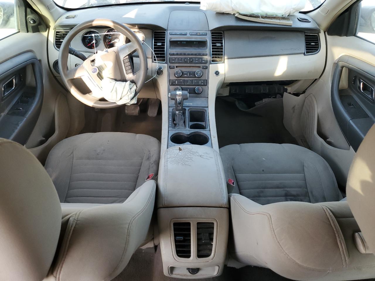 2010 Ford Taurus - Image 8
