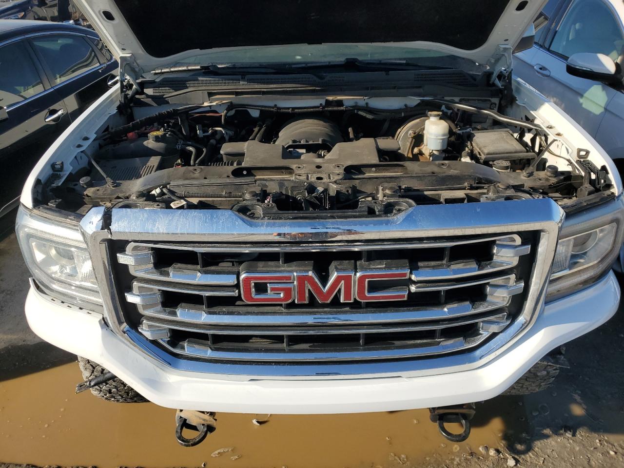 2018 GMC Sierra - Image 11