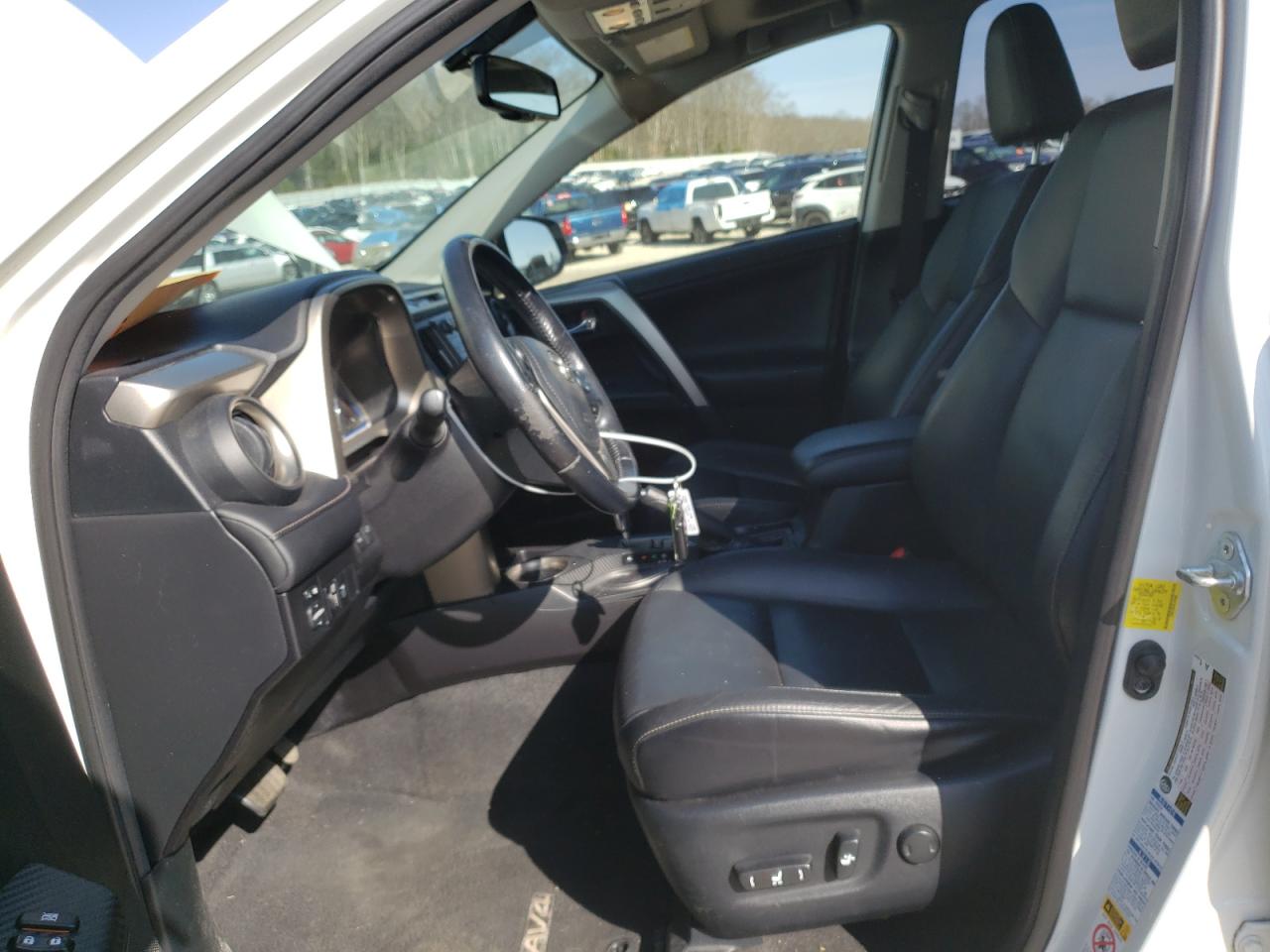2015 Toyota RAV 4 - Image 7