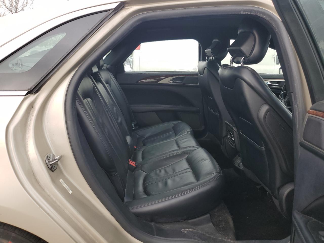 2017 Lincoln MKZ - Image 10