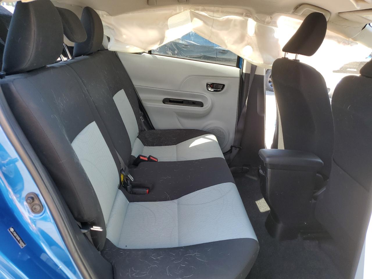 2014 Toyota Prius - Image 10