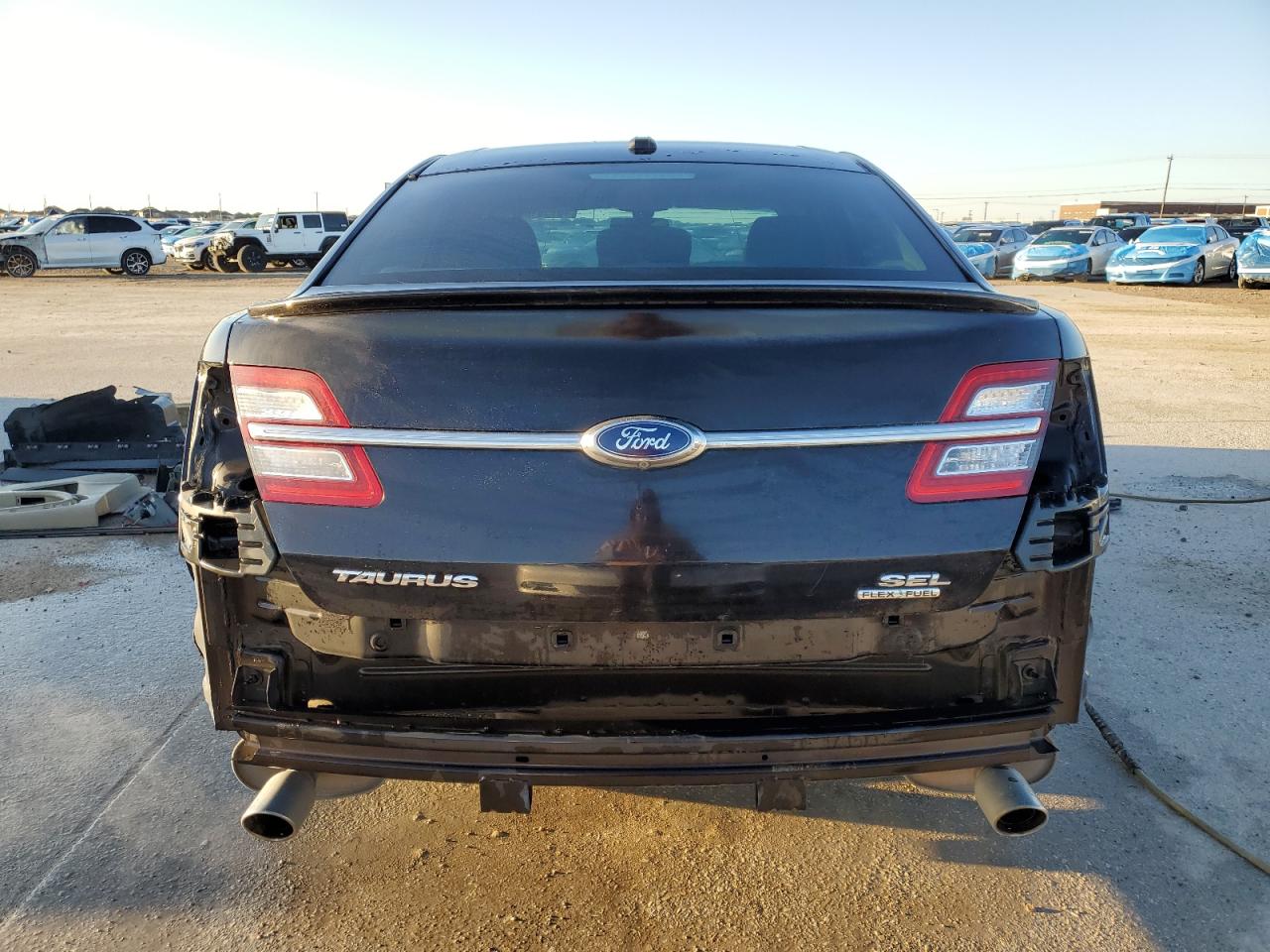 2014 Ford Taurus - Image 6