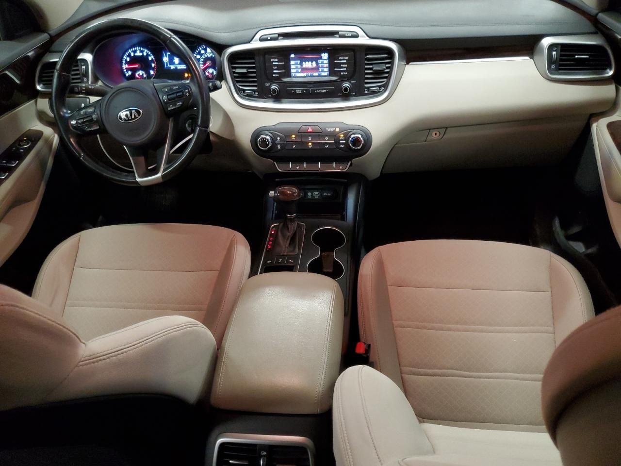 2016 Kia Sorento - Image 8