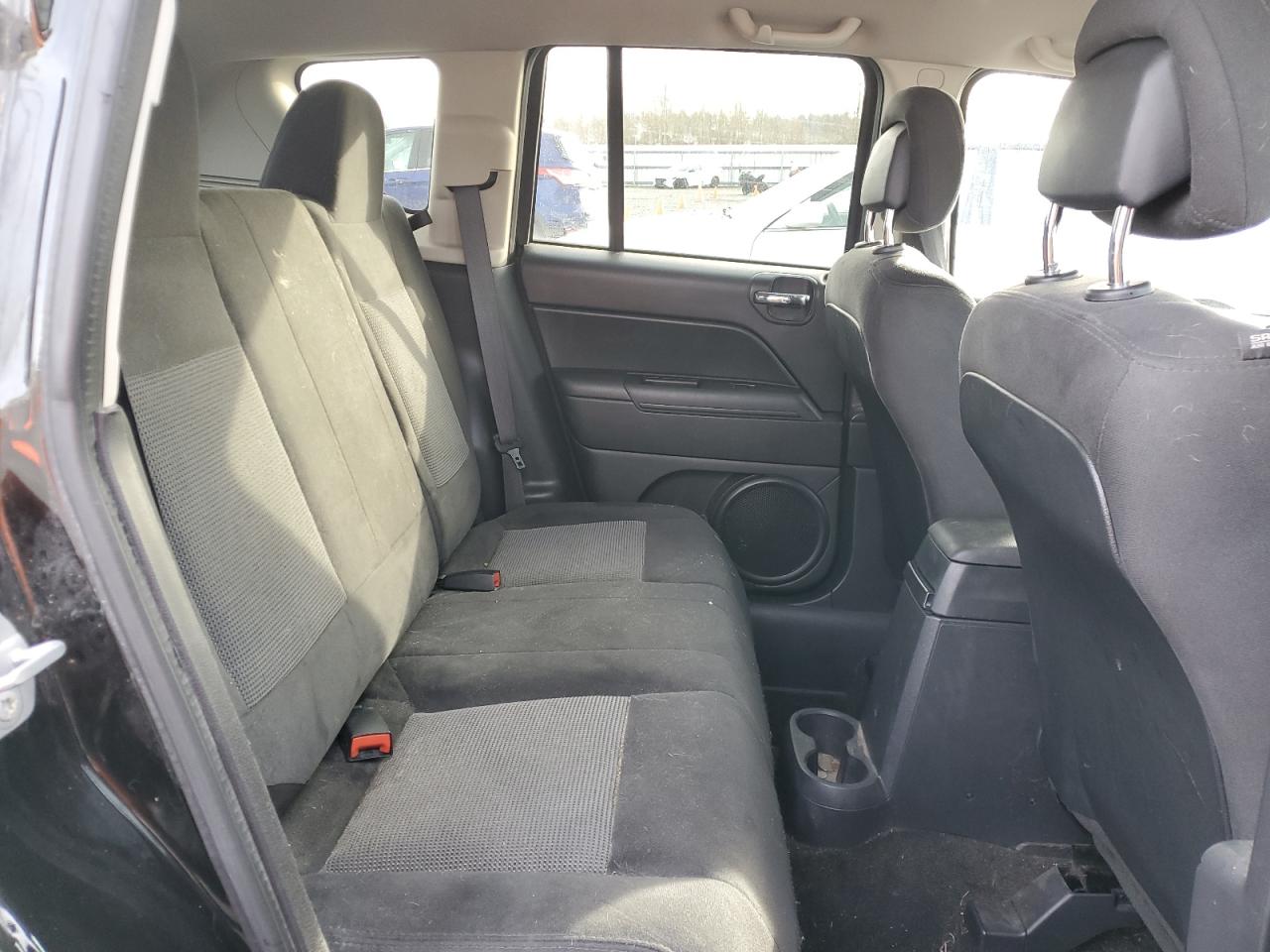 2016 Jeep Compass - Image 11