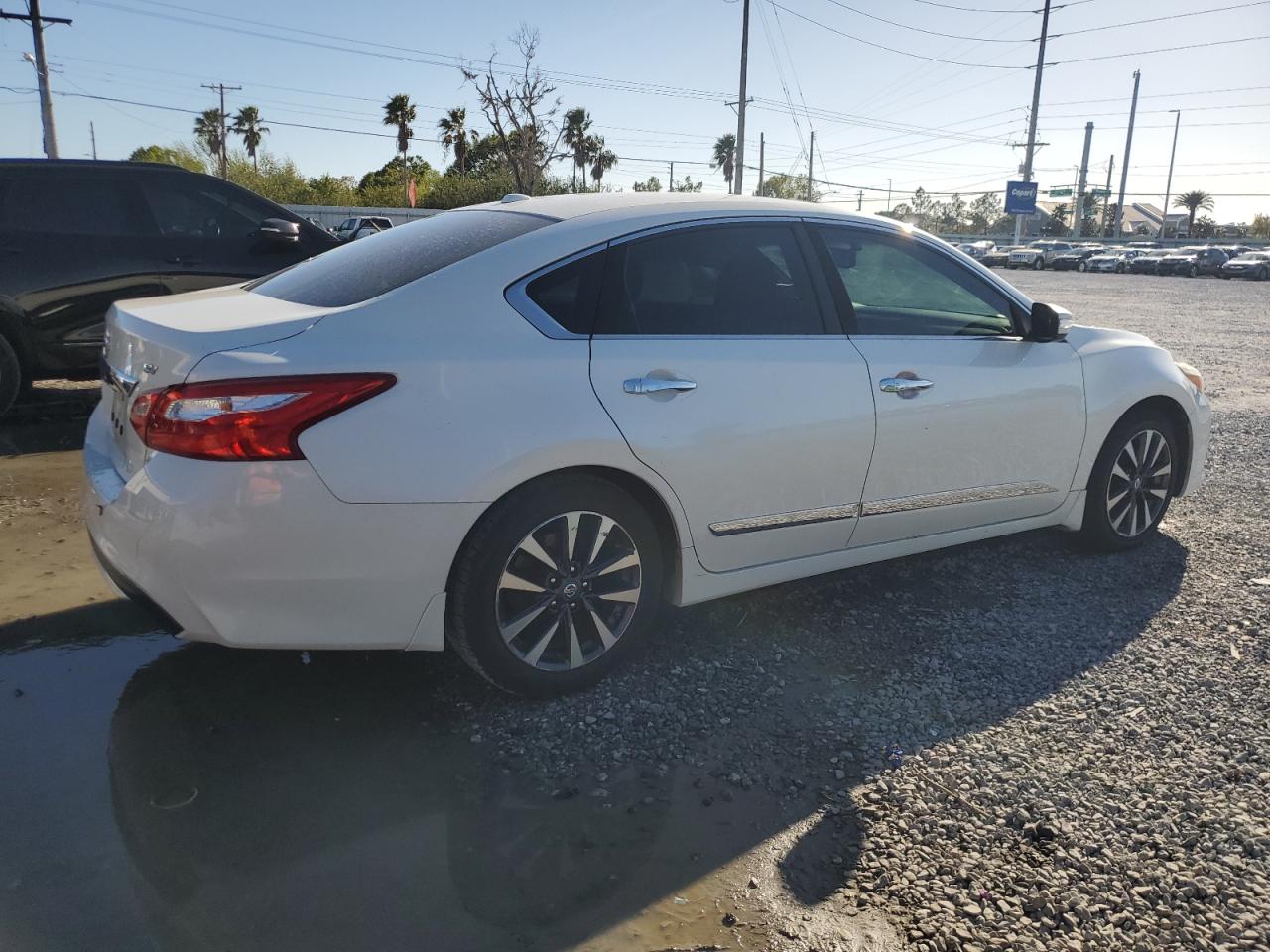 2016 Nissan Altima - Image 3