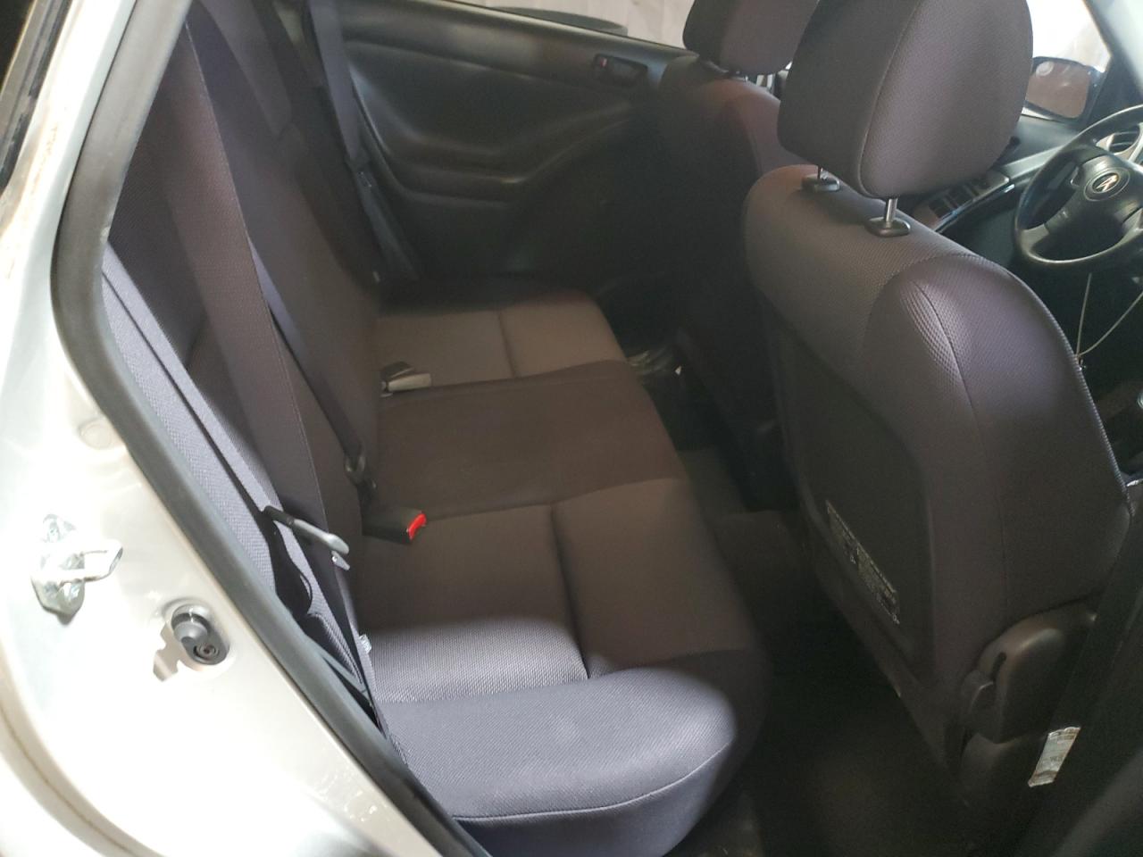 2004 Pontiac Vibe - Image 11