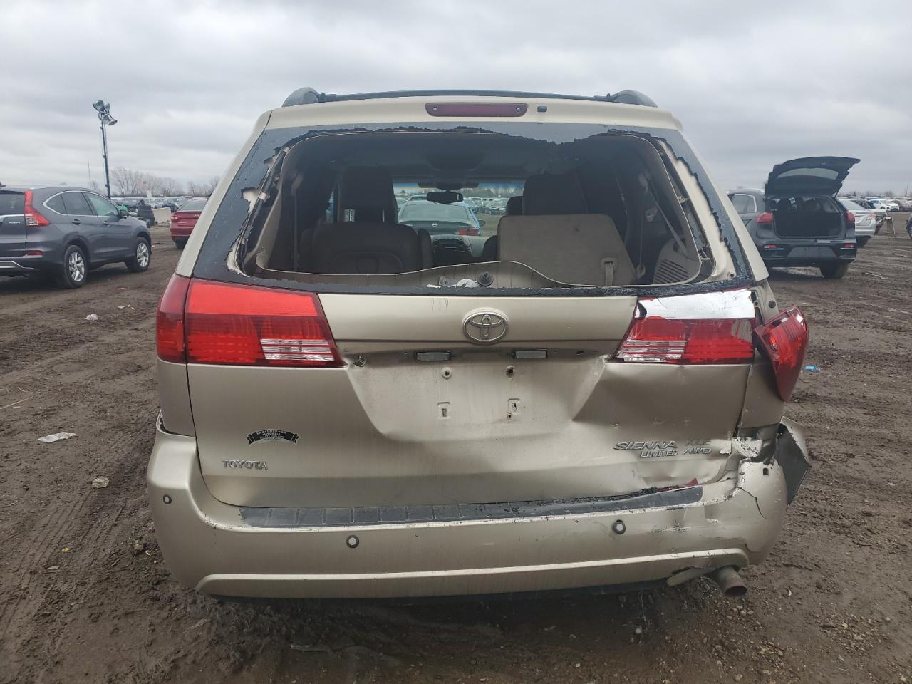 2004 Toyota Sienna - Image 6