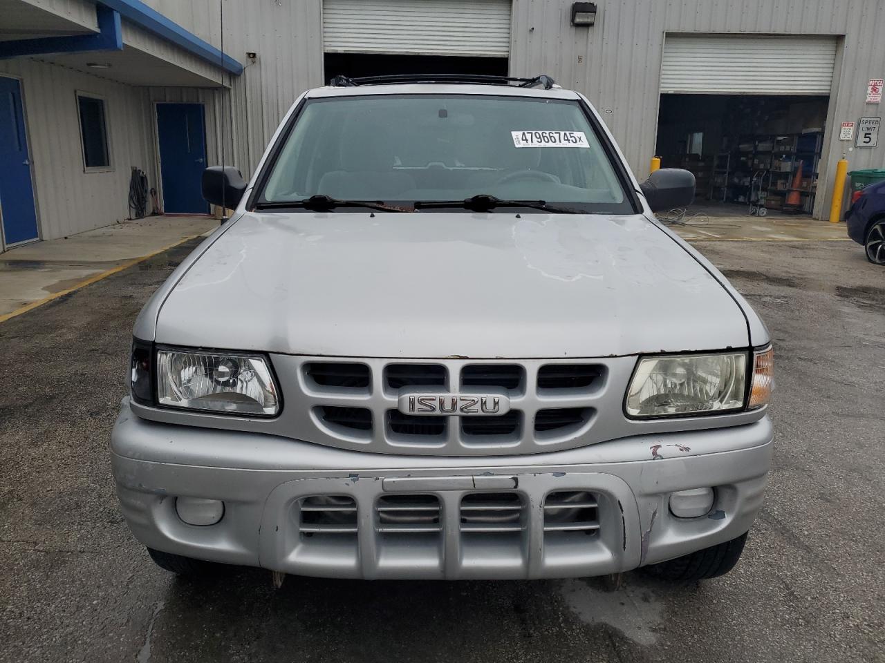 2001 Isuzu Rodeo - Image 5