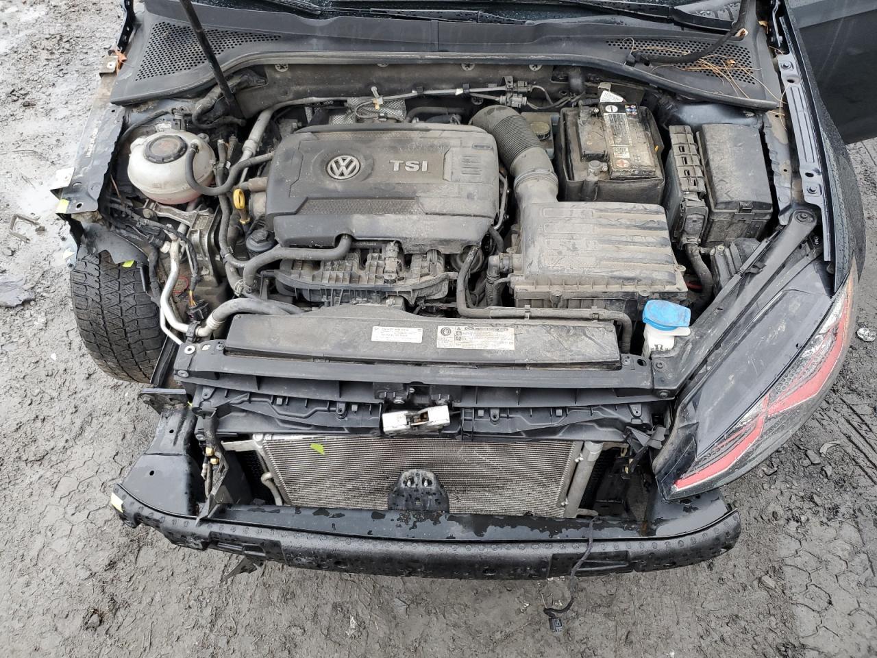 2018 Volkswagen GTI - Image 11