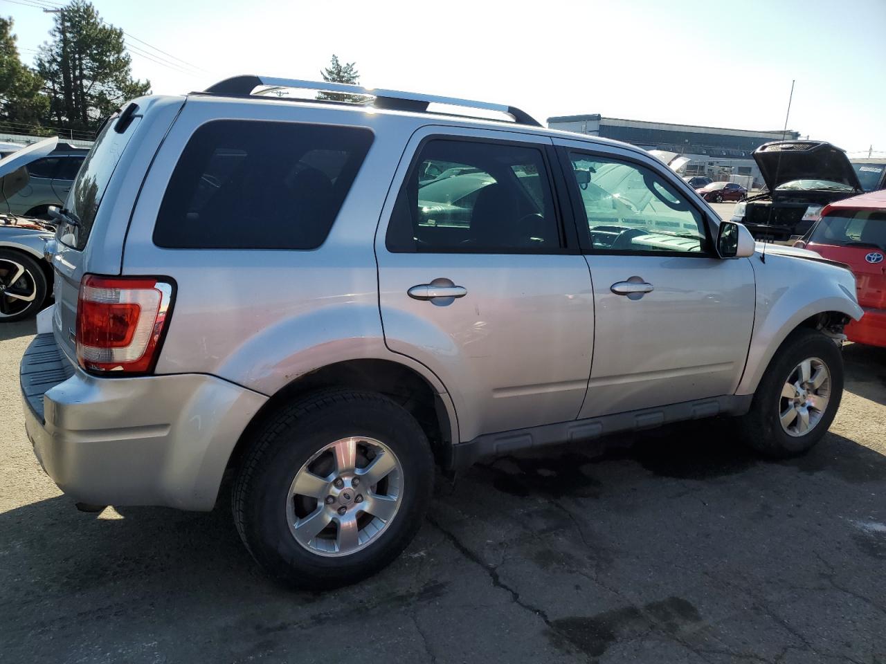 2011 Ford Escape - Image 3