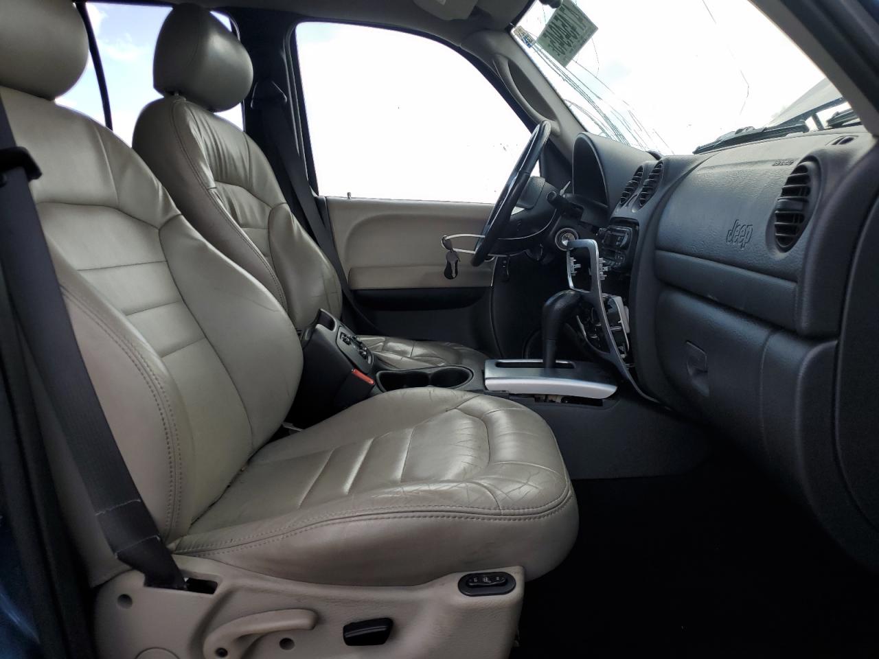 2003 Jeep Liberty (North America) - Image 7