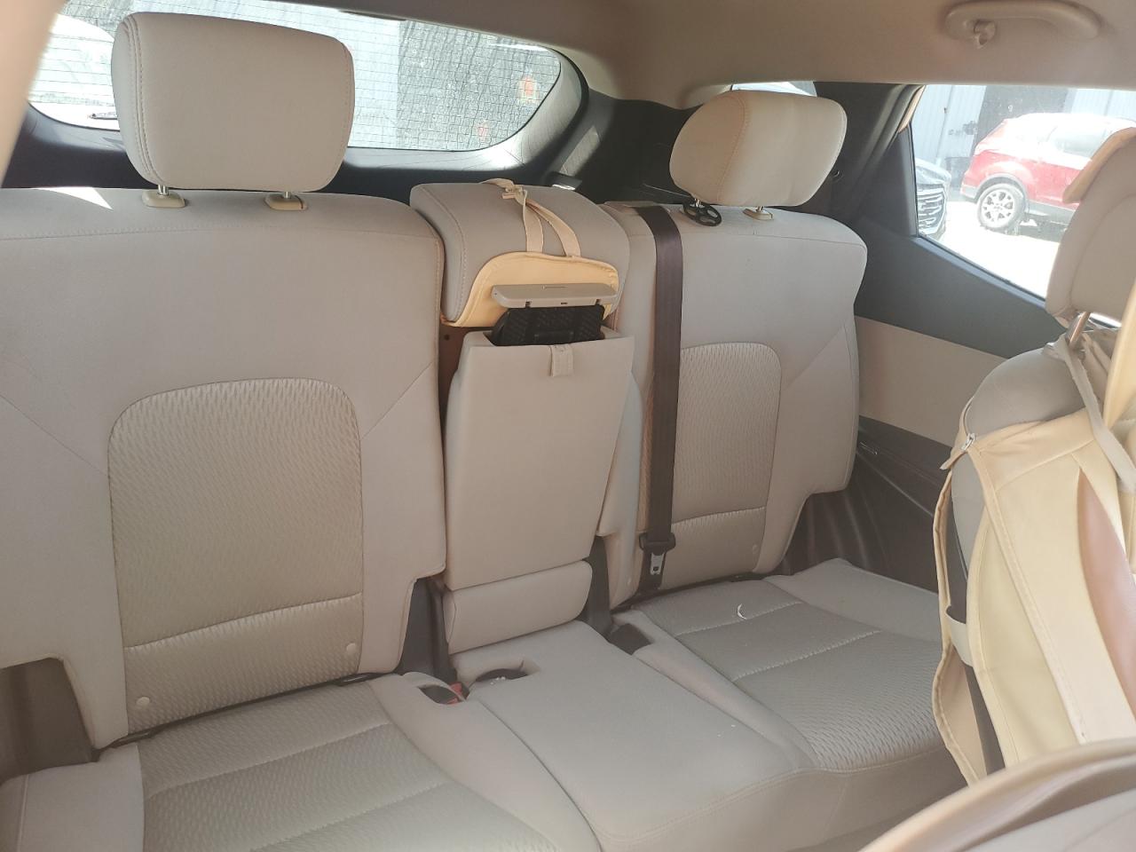 2017 Hyundai Santa Fe - Image 10
