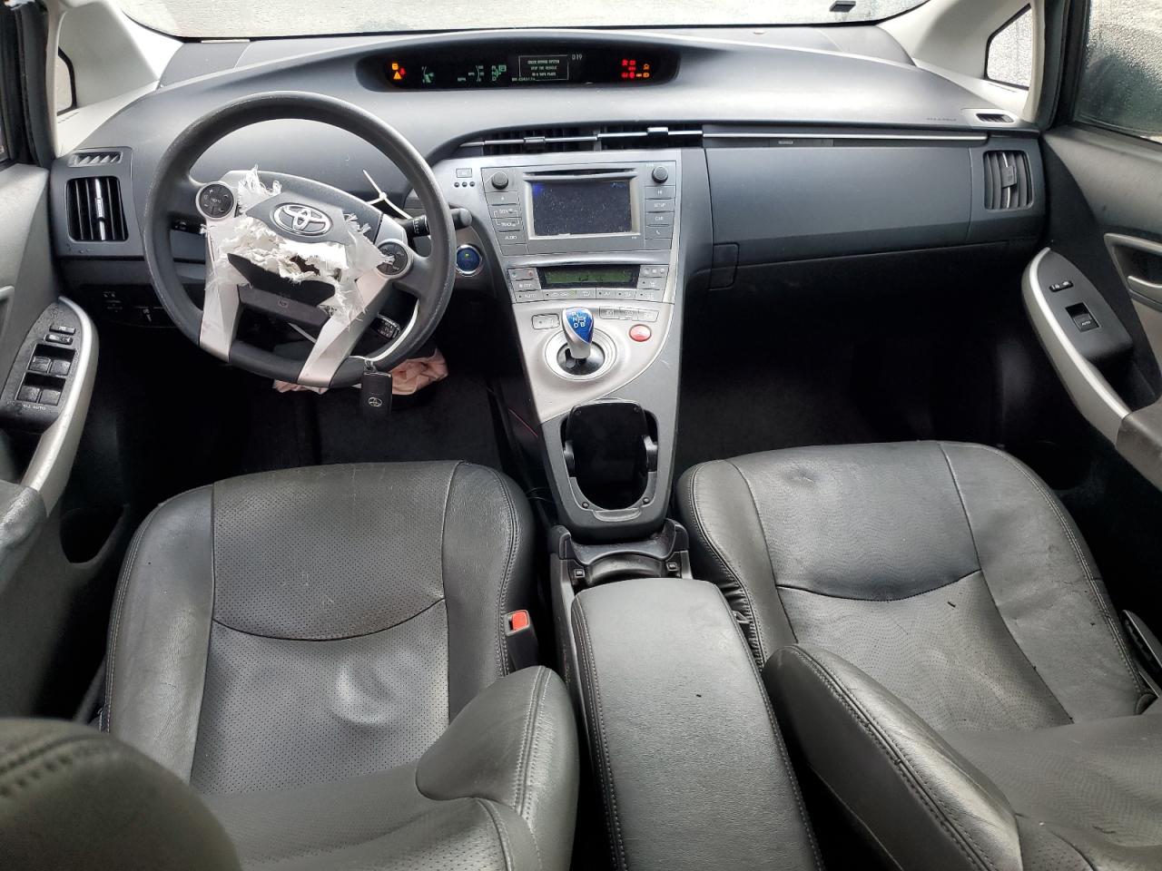 2015 Toyota Prius - Image 8