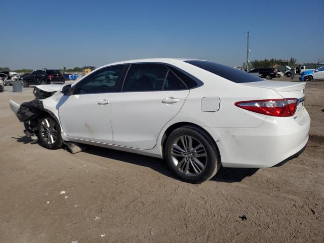  TOYOTA CAMRY 2017 Biały