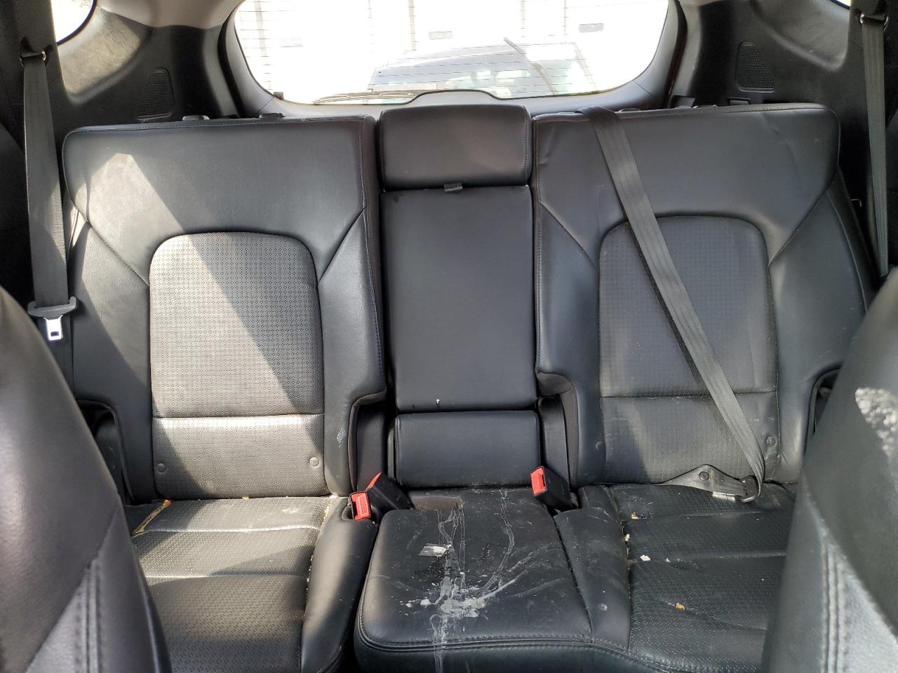 2013 Hyundai Santa Fe - Image 10