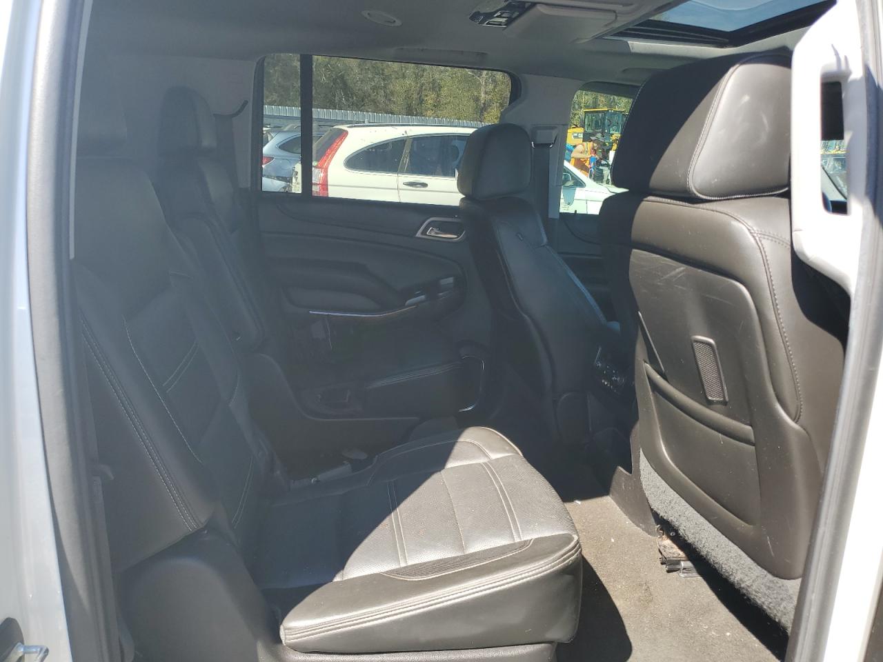 2015 GMC Yukon - Image 11
