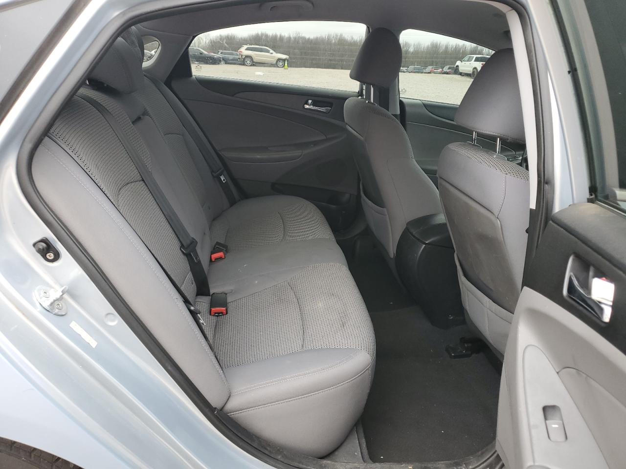 2011 Hyundai Sonata - Image 10